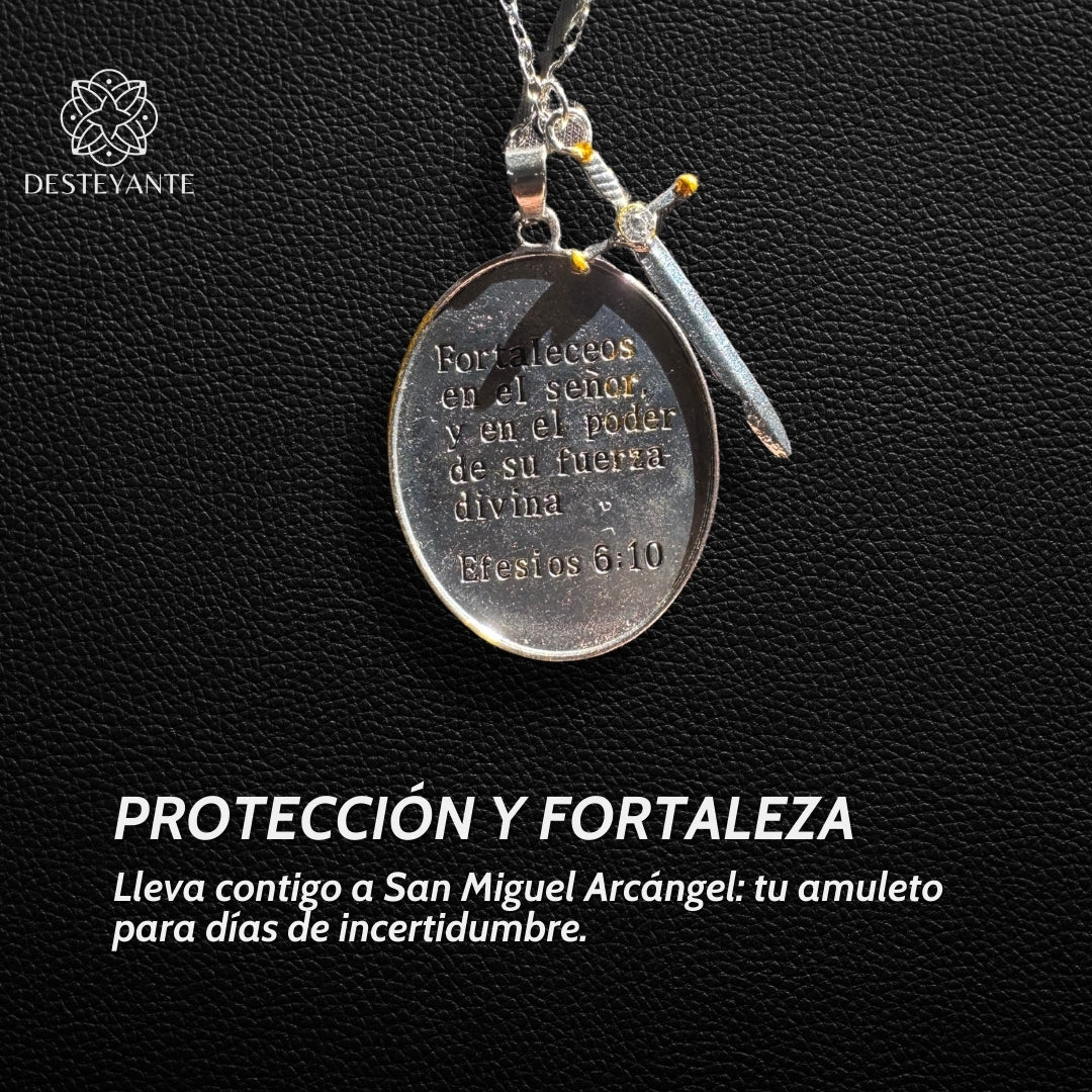 Collar San Miguel Arcangel Bañado en Plata